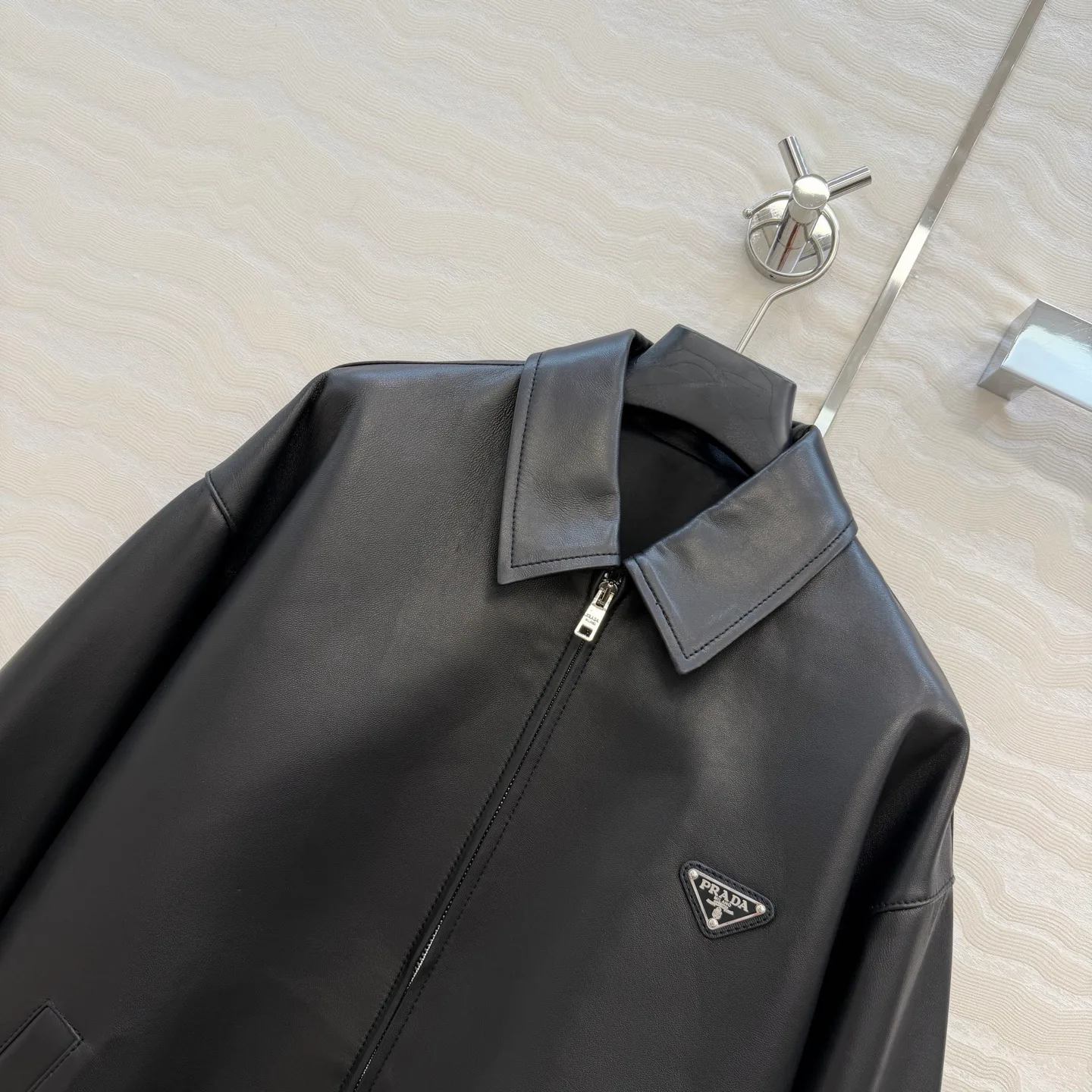 Кожаные Куртки И Дублёнки Мужские Prada 11430156