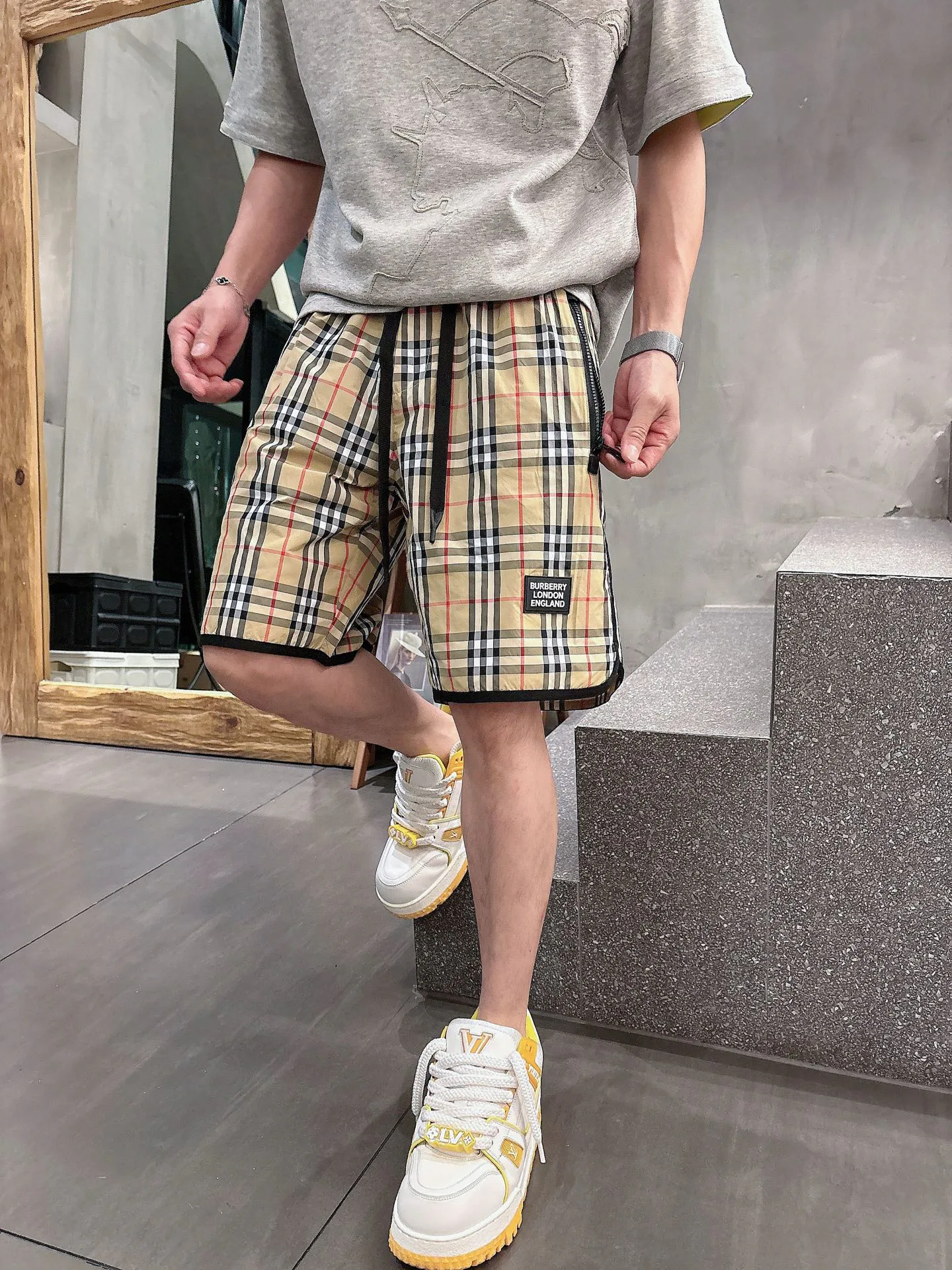 Шорты Мужские Burberry 13479637