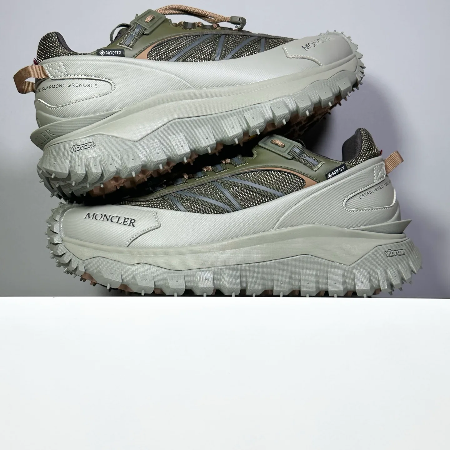 Кроссовки Женские Moncler 3566448