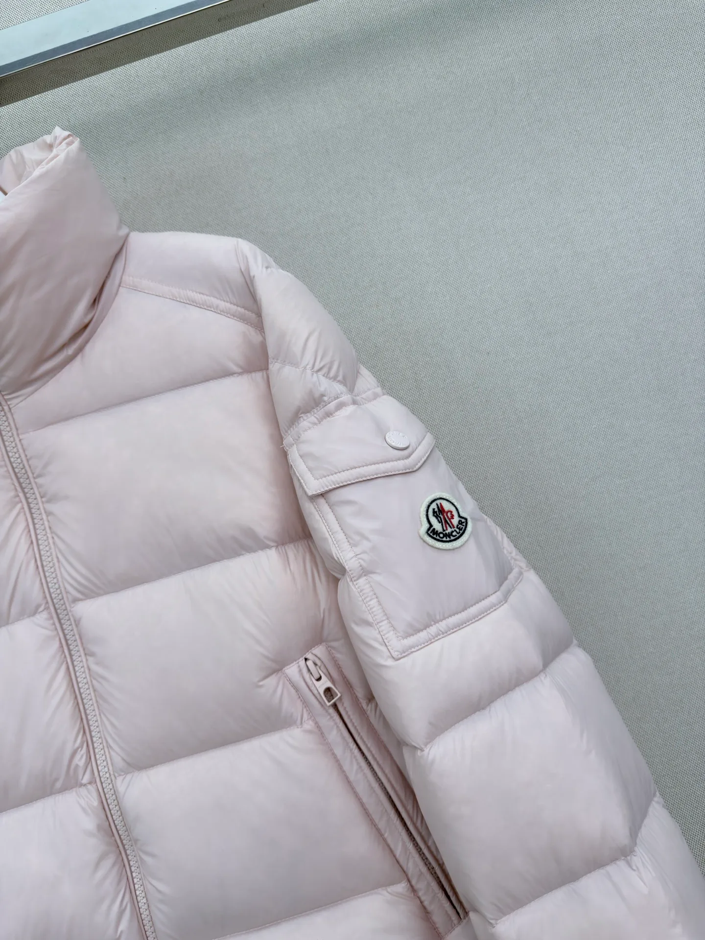 Куртки И Пуховики Женские Moncler 18439409