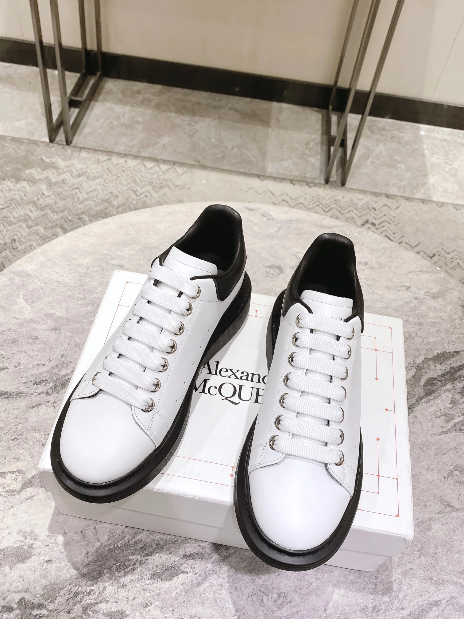 Кроссовки Женские Alexander Mcqueen 3446239