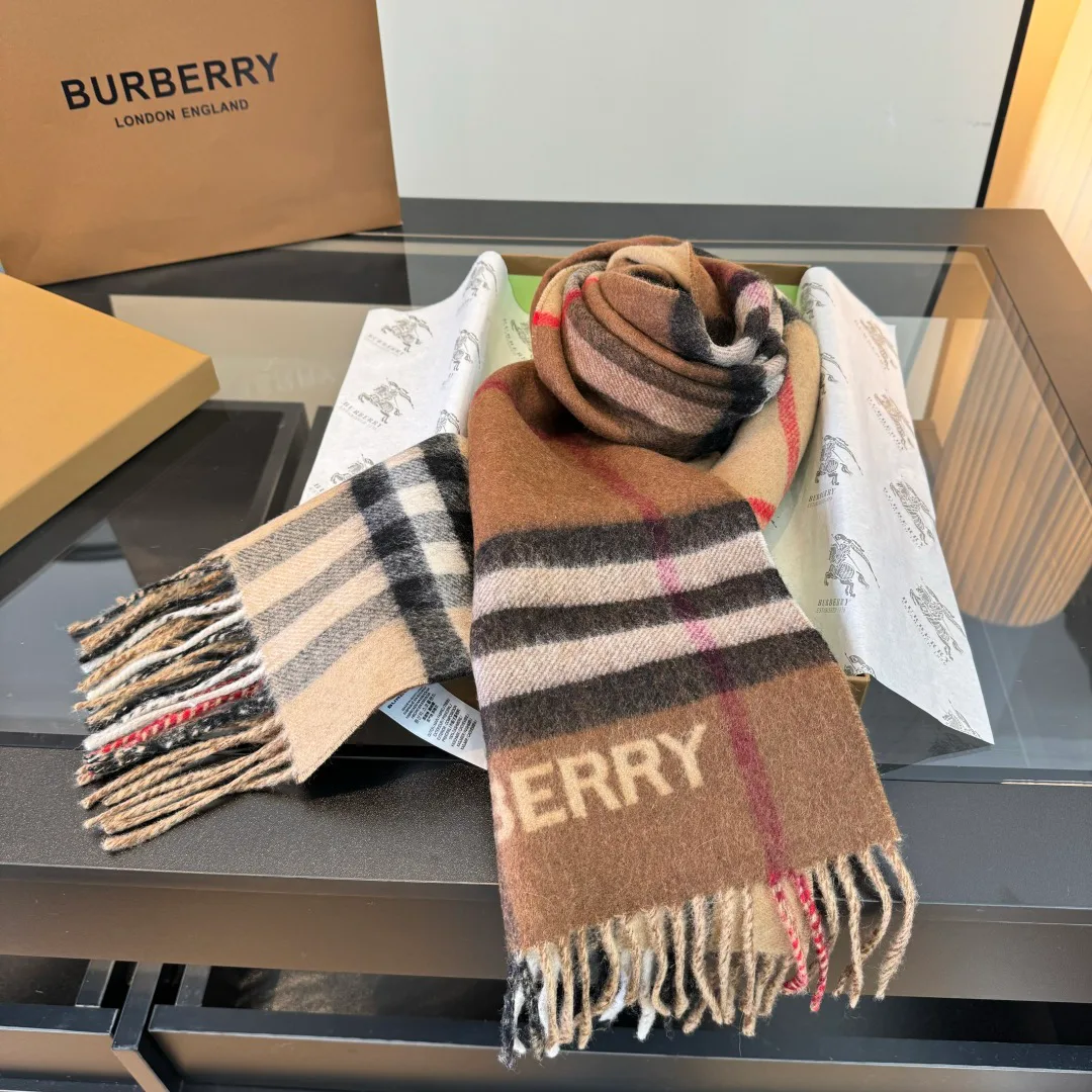 Шарфы Burberry 18627302