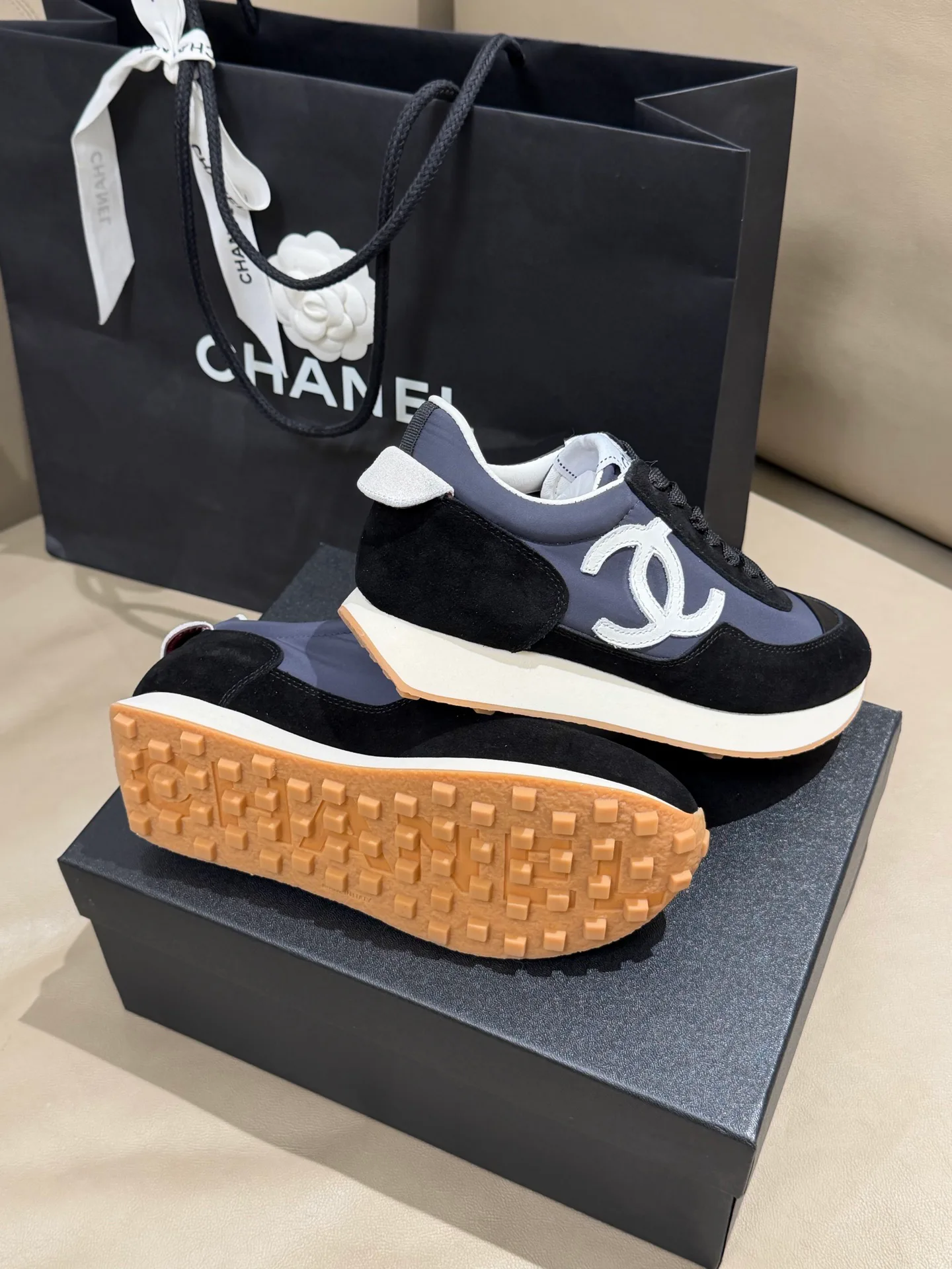 Кроссовки Женские Chanel 11388905