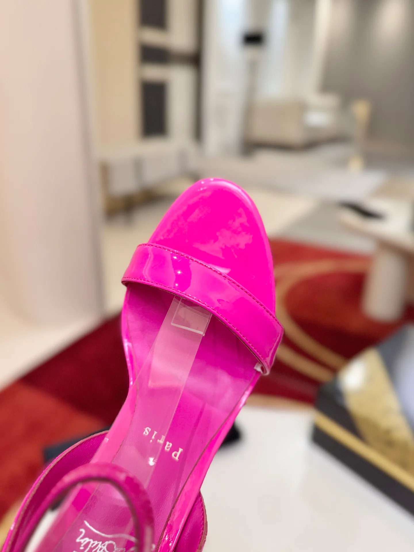 Босоножки Женские Christian Louboutin 18500924