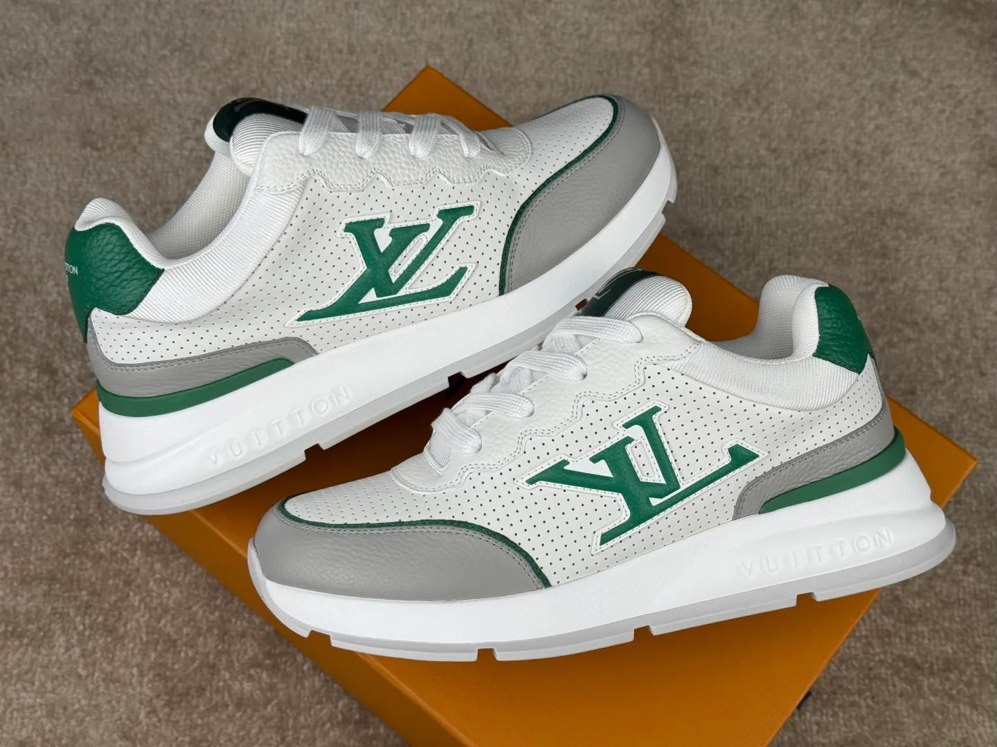 Кроссовки Женские Louis Vuitton 205391