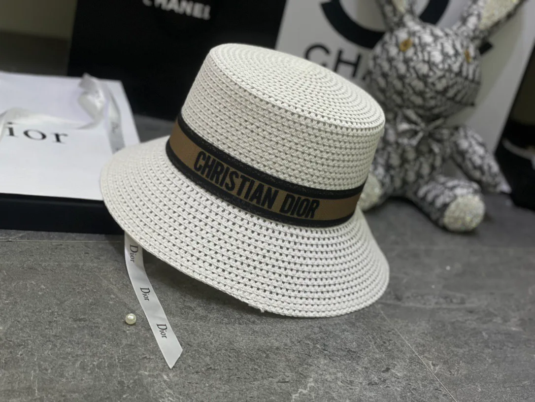 Головные Уборы Christian Dior 17810489