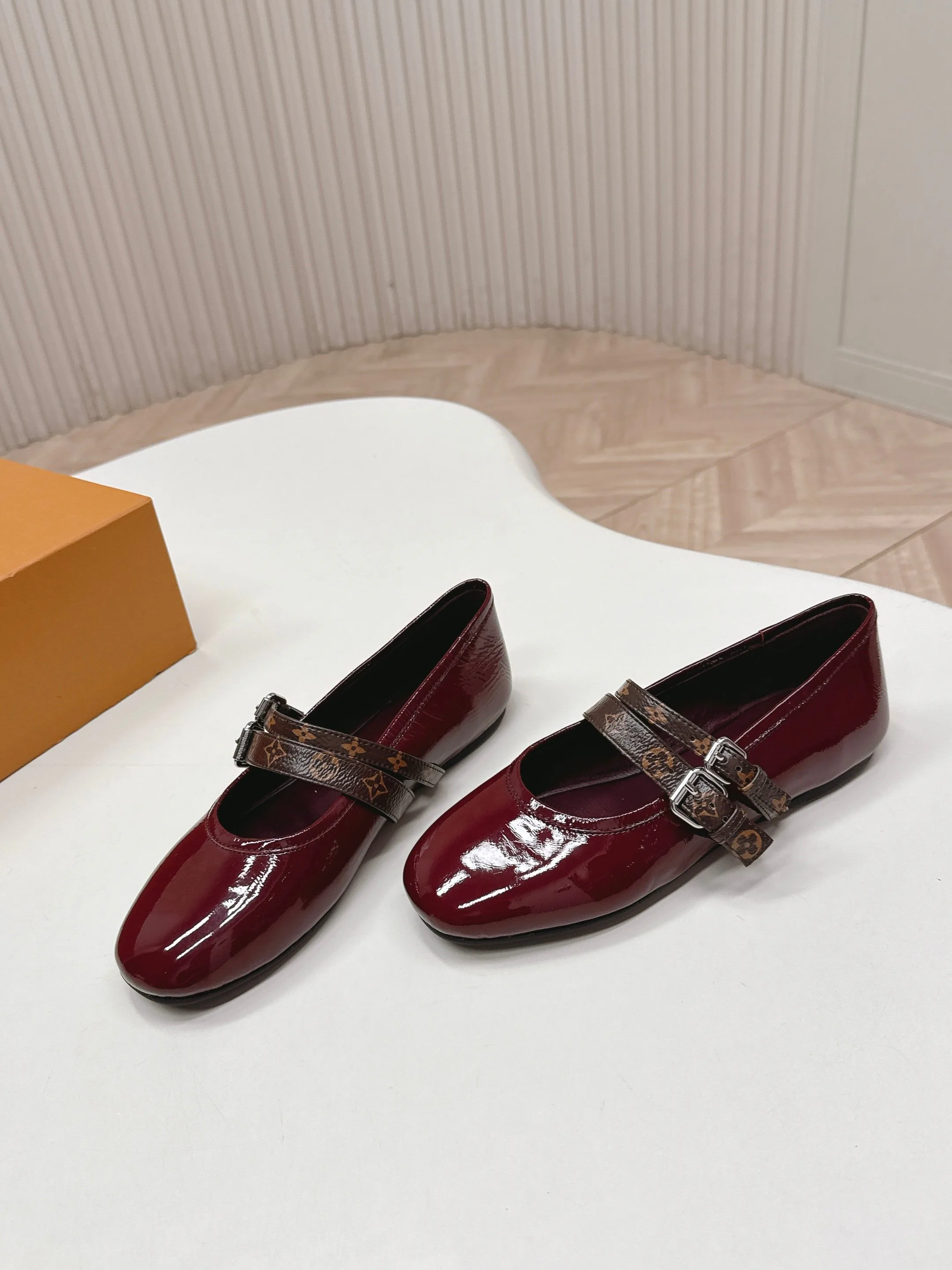Туфли Женские Louis Vuitton 13553648