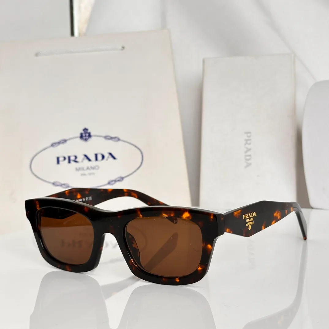 Куртки И Пуховики Женские Prada 11649589