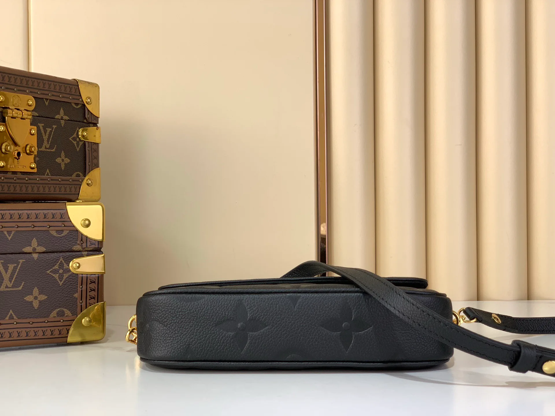 Клатчи Женские Louis Vuitton 12623281