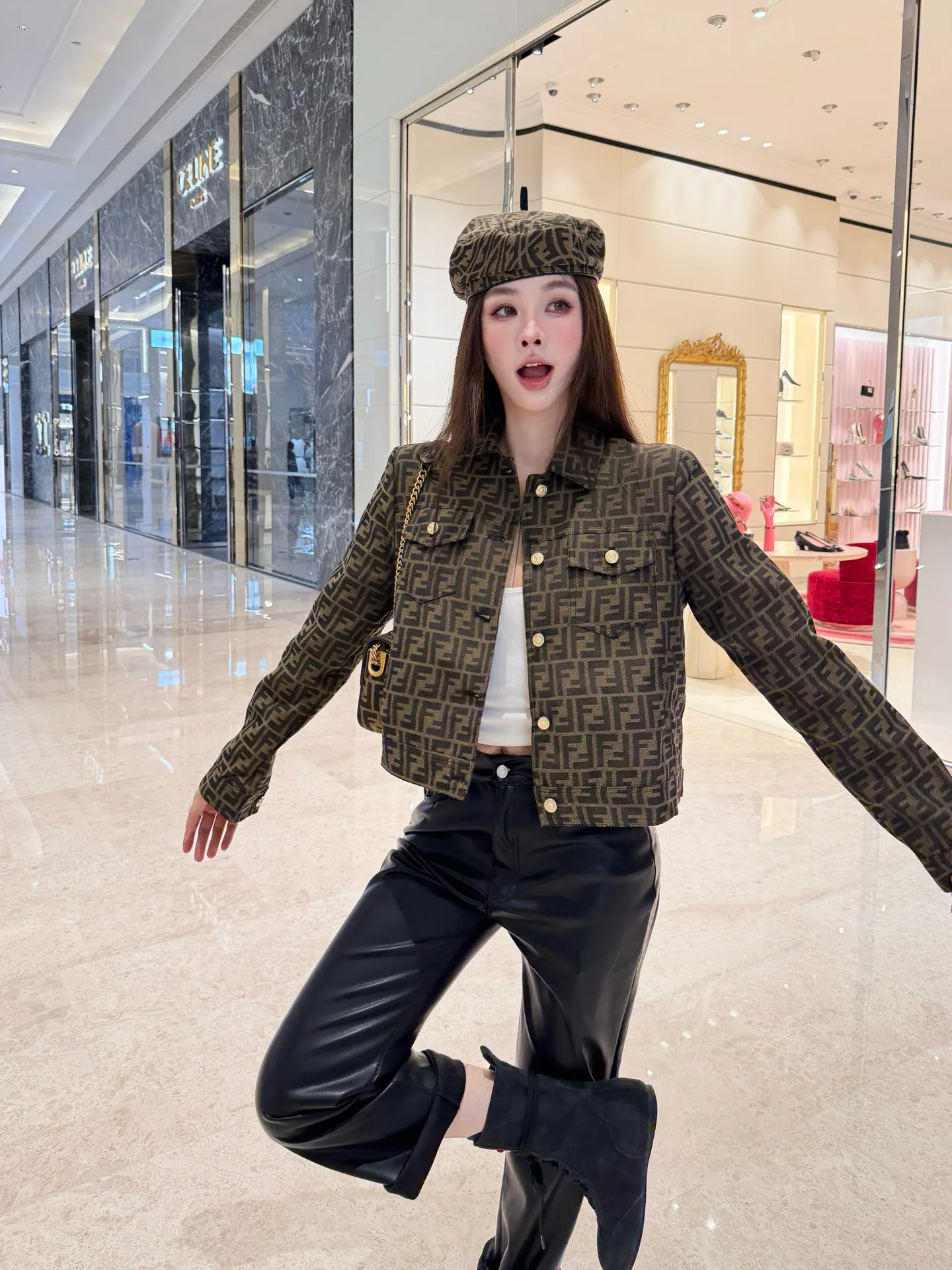 Куртки И Пуховики Женские Fendi 1556494