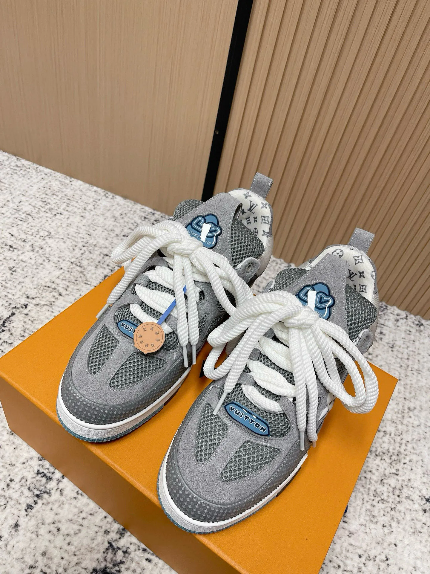 Кроссовки Женские Louis Vuitton 11707408