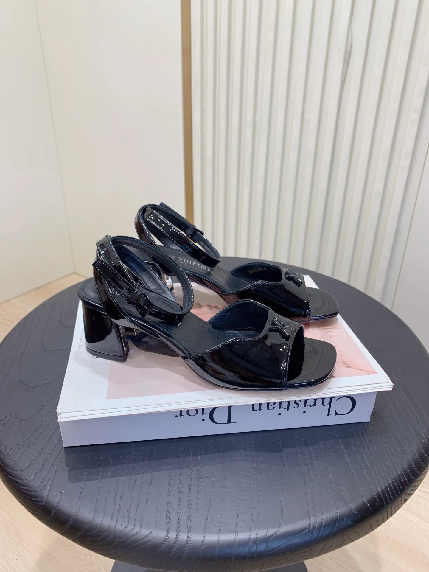 Туфли Женские Louis Vuitton 1834444