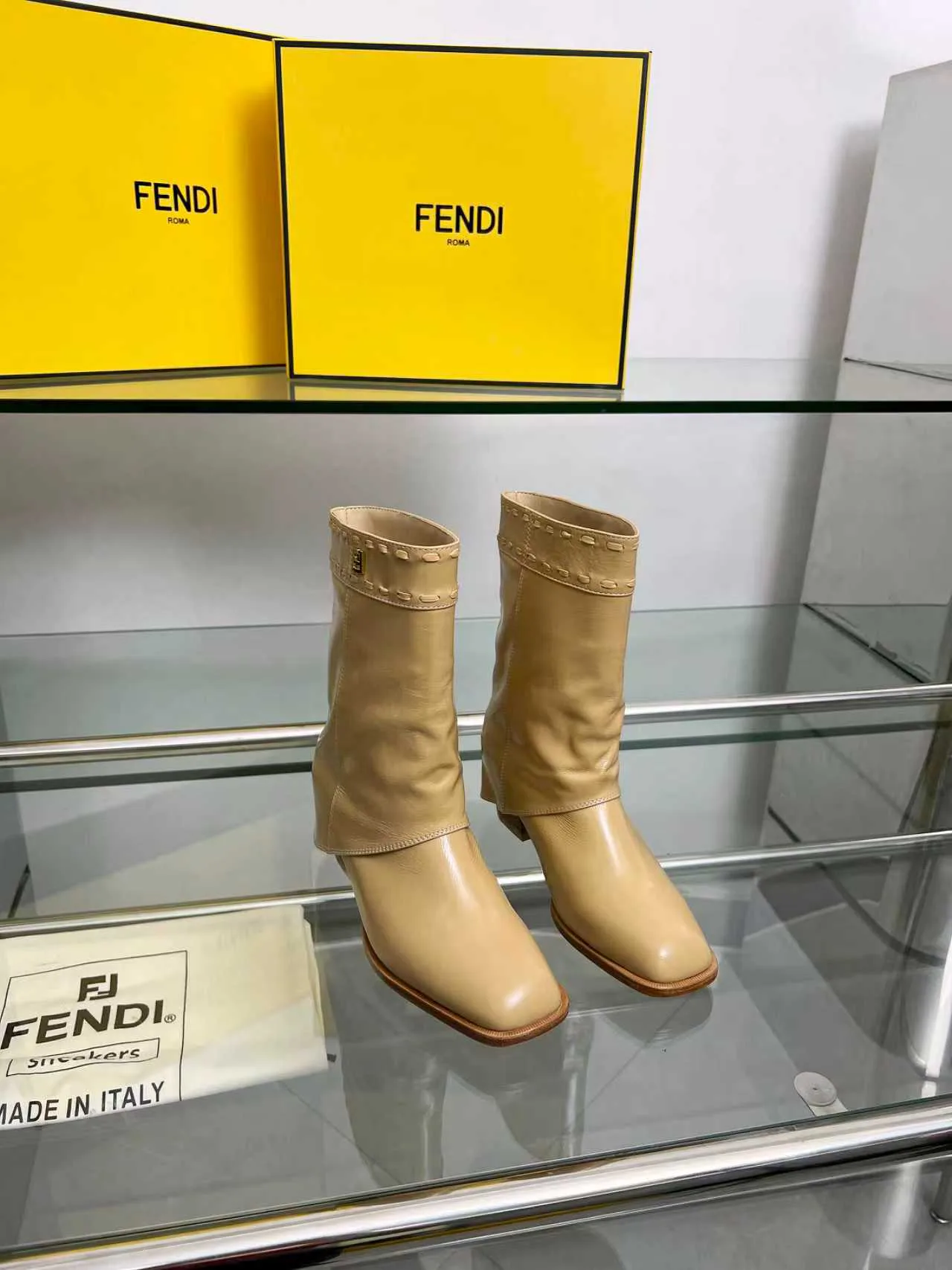 Сапоги Женские Fendi 18104320