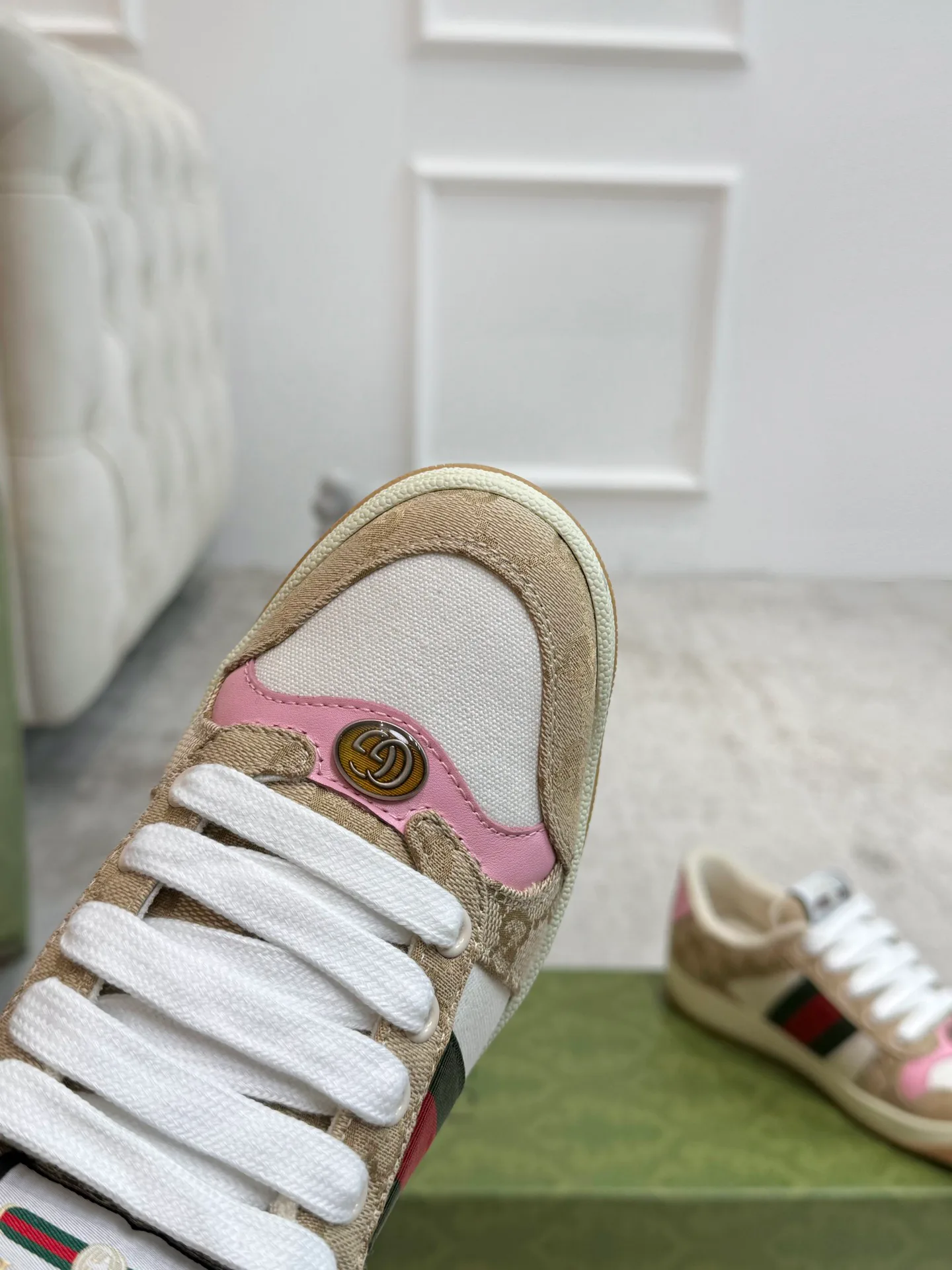 Кроссовки Женские Gucci 944967