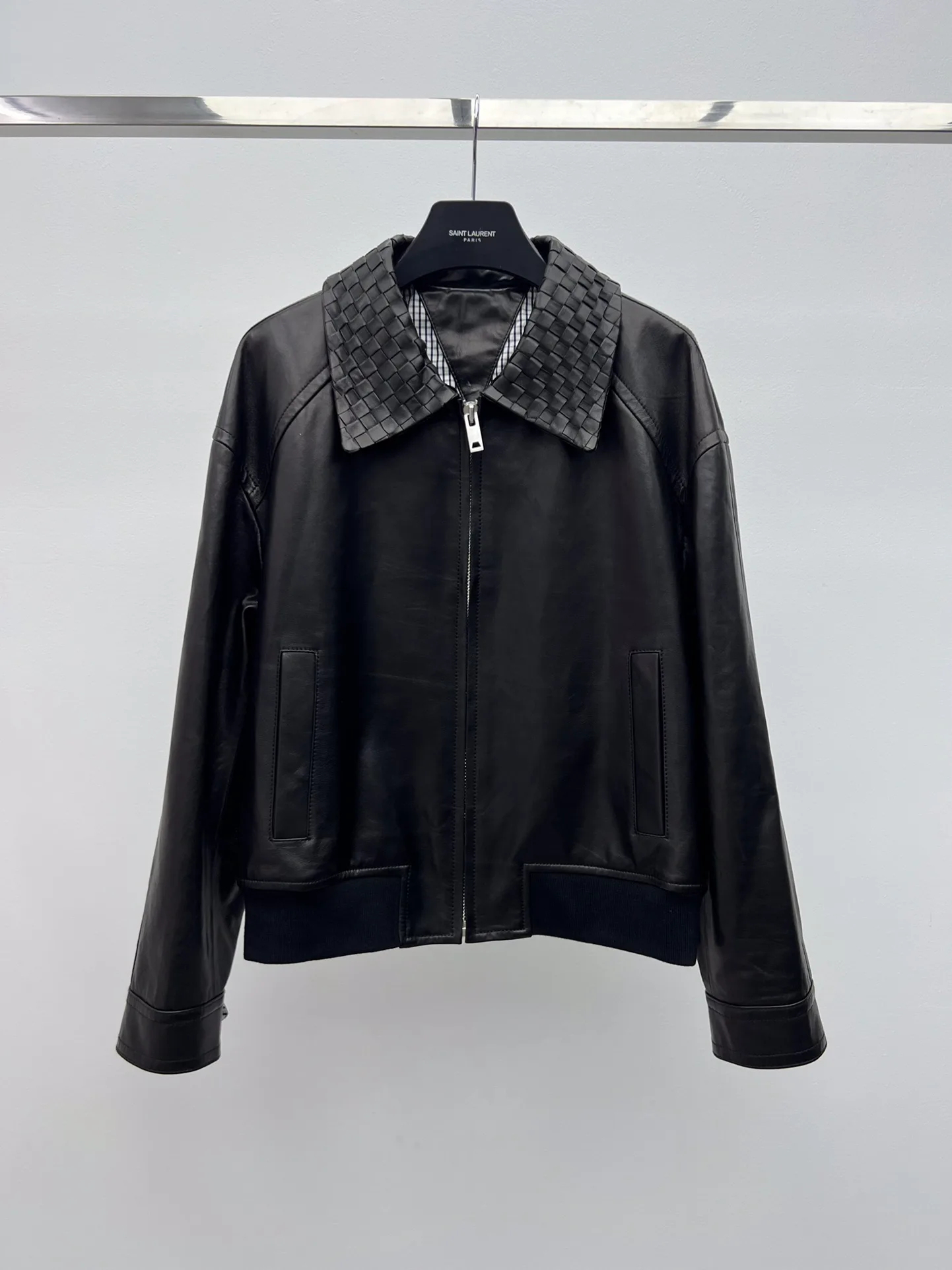 Кожаные Куртки И Дублёнки Женские Bottega Veneta 17719120