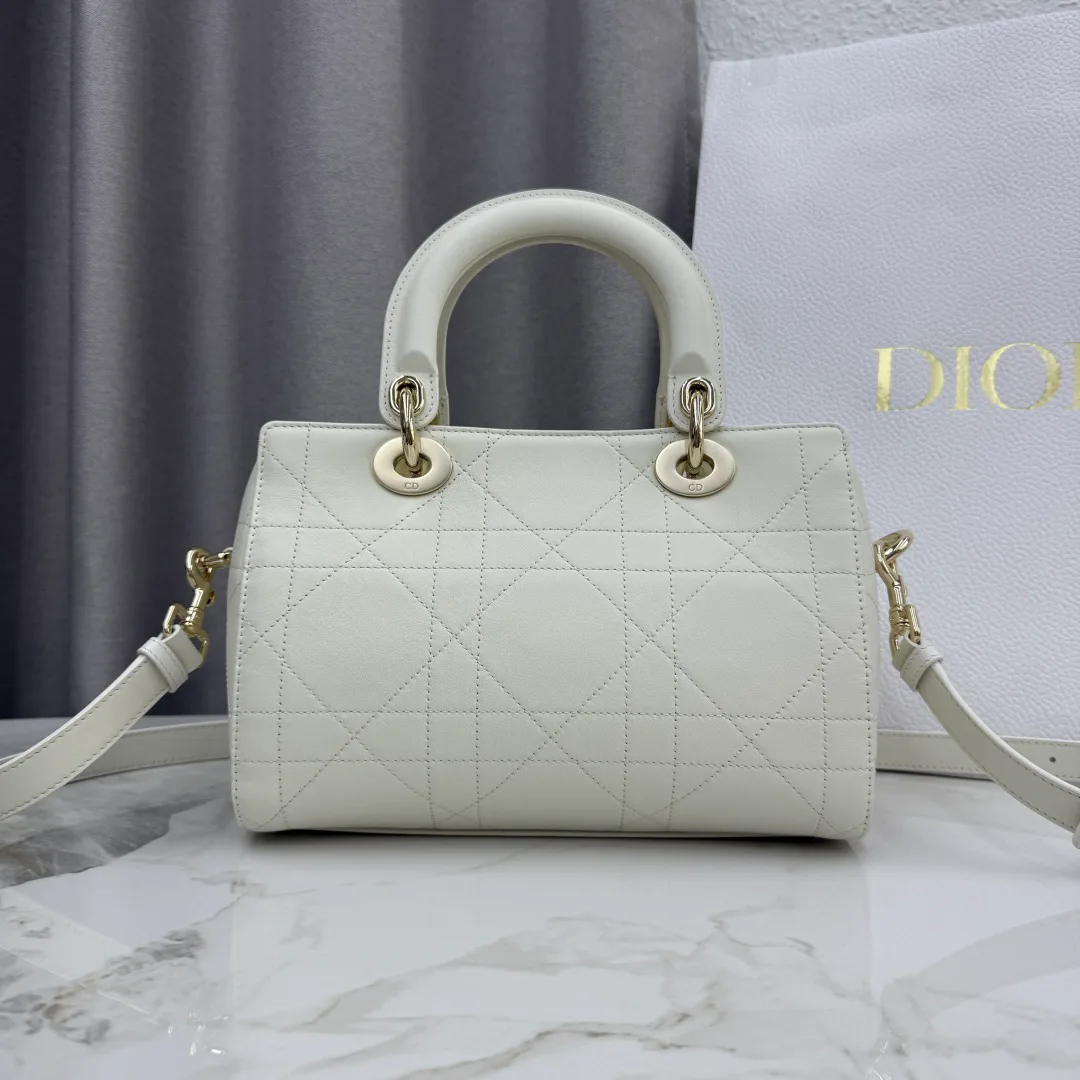 Классические Сумки Женские Christian Dior 18116303