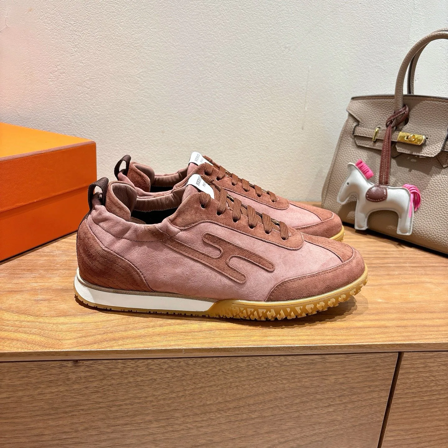 Кроссовки Женские Hermes 10189045