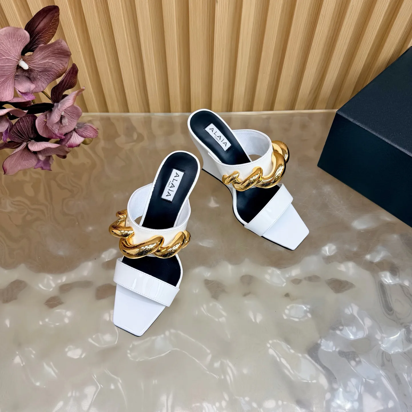 Босоножки Женские Alaia 11065099