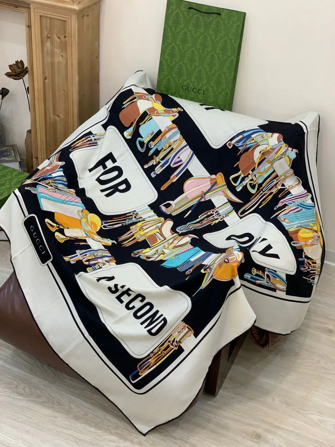 Шарфы Gucci 895186