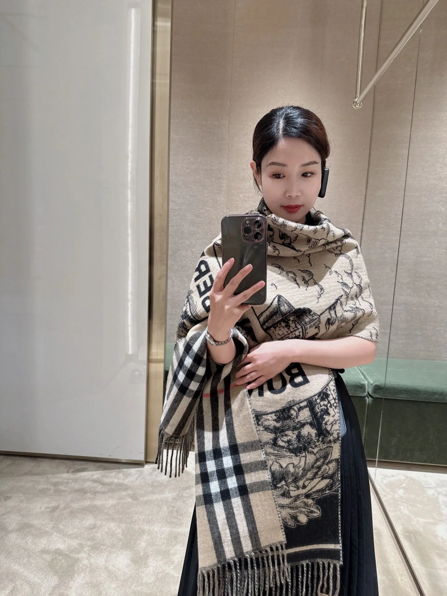 Шарфы Burberry 1111