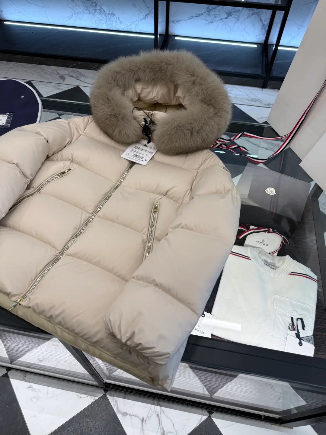 Куртки И Пуховики Женские Moncler 18741834