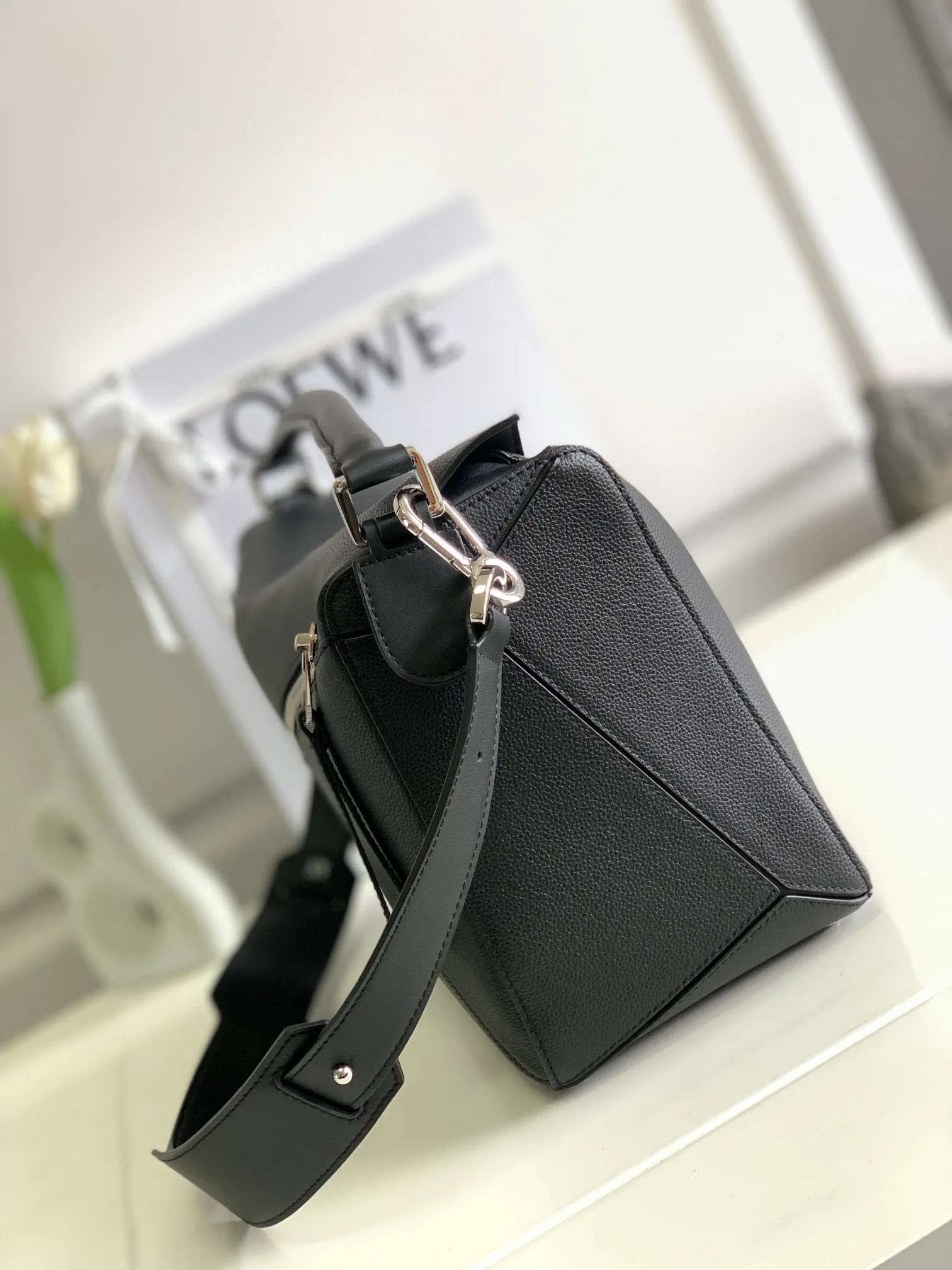 Классические Сумки Женские Loewe 18030356