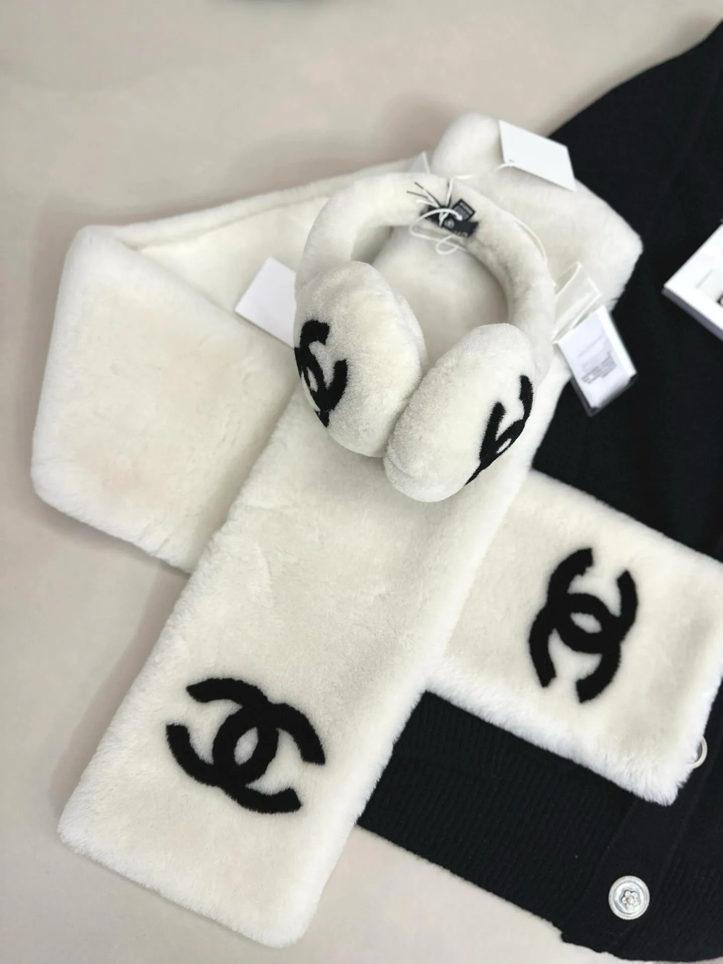 Шарфы Chanel 18347718