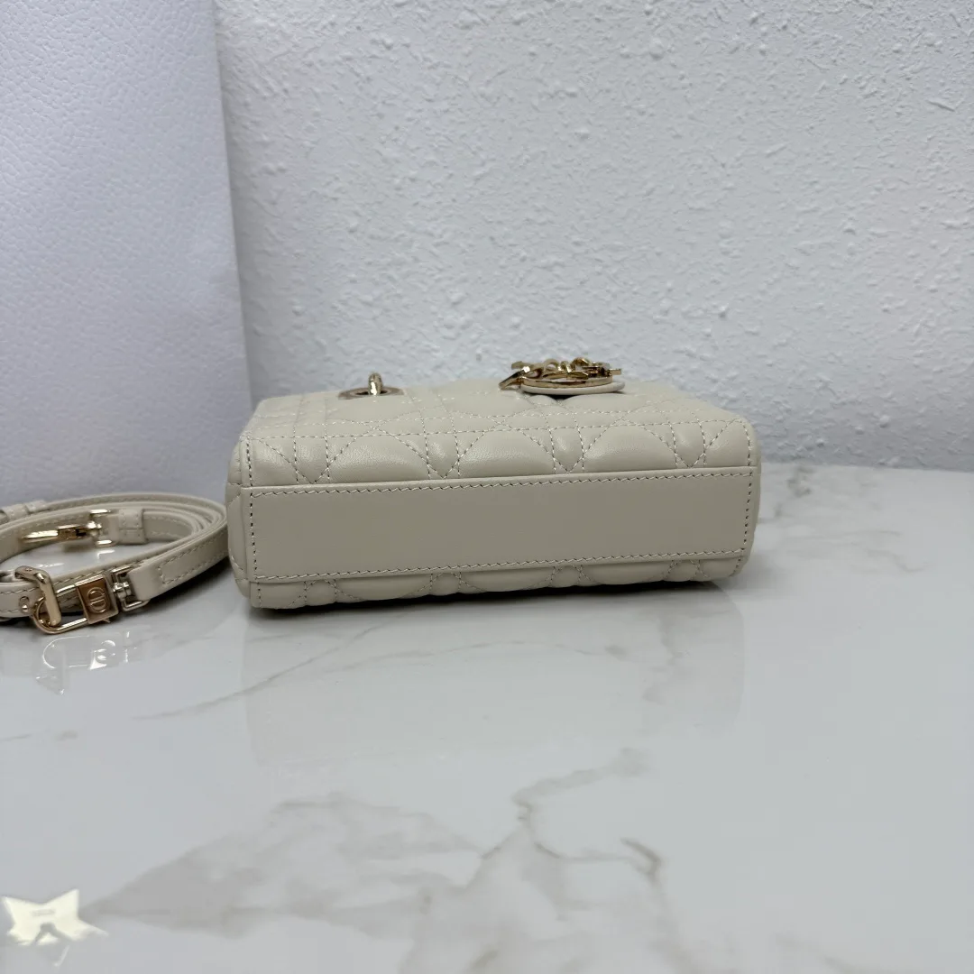 Классические Сумки Женские Christian Dior 17601435