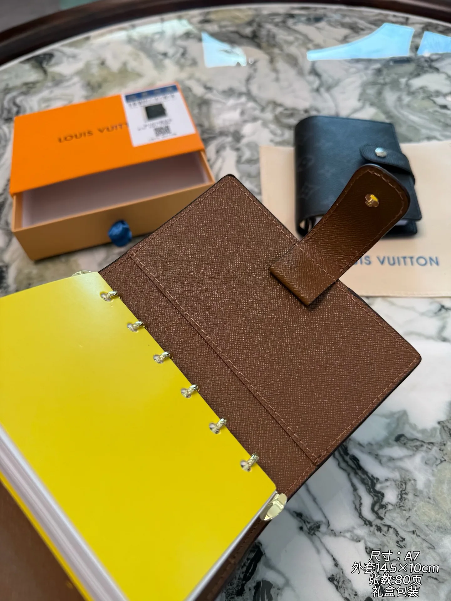 Текстиль Louis Vuitton 6348691
