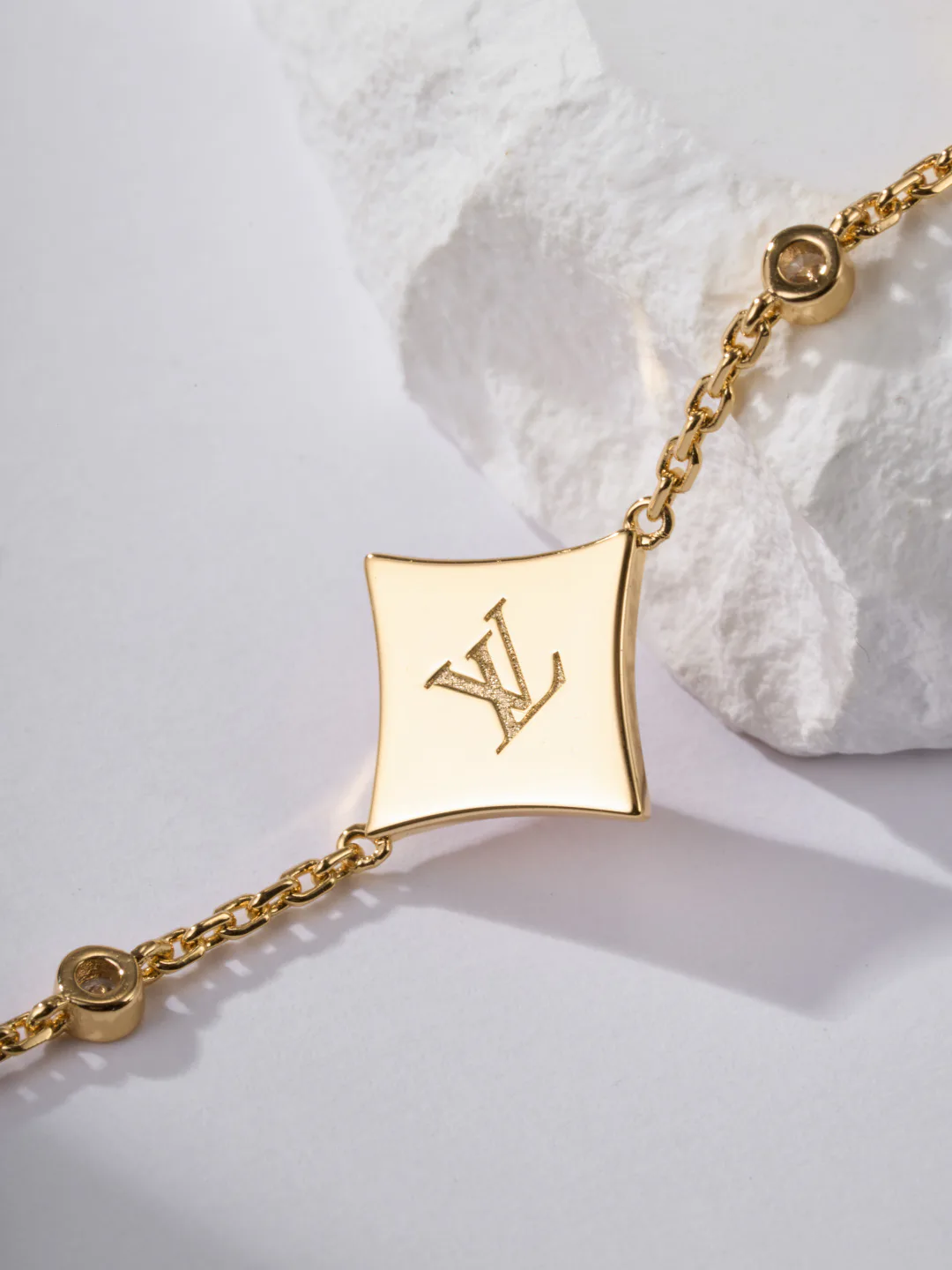 Бижутерия Louis Vuitton 18176623