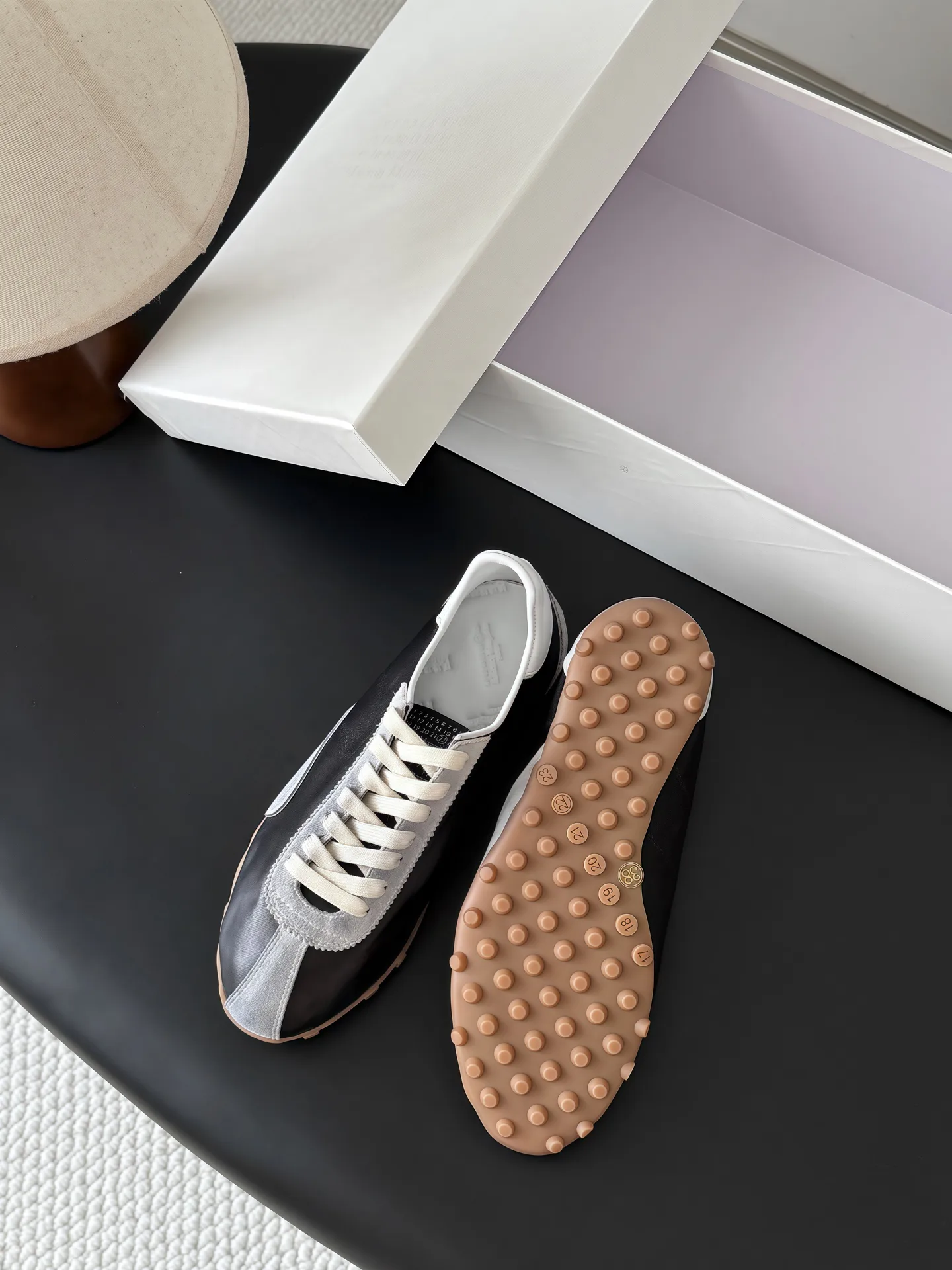 Кроссовки Женские Maison Margiela 17526753