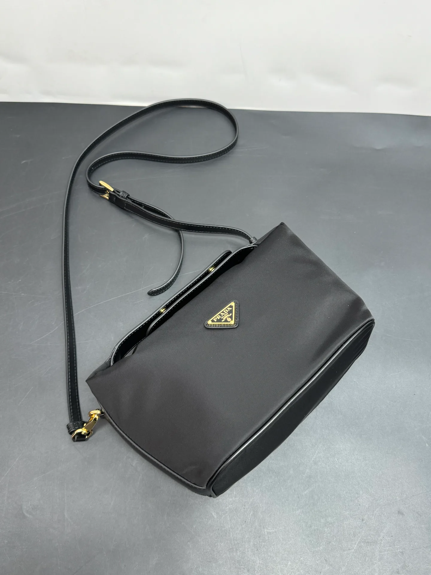 Сумки На Ремне Женские Prada 17630947