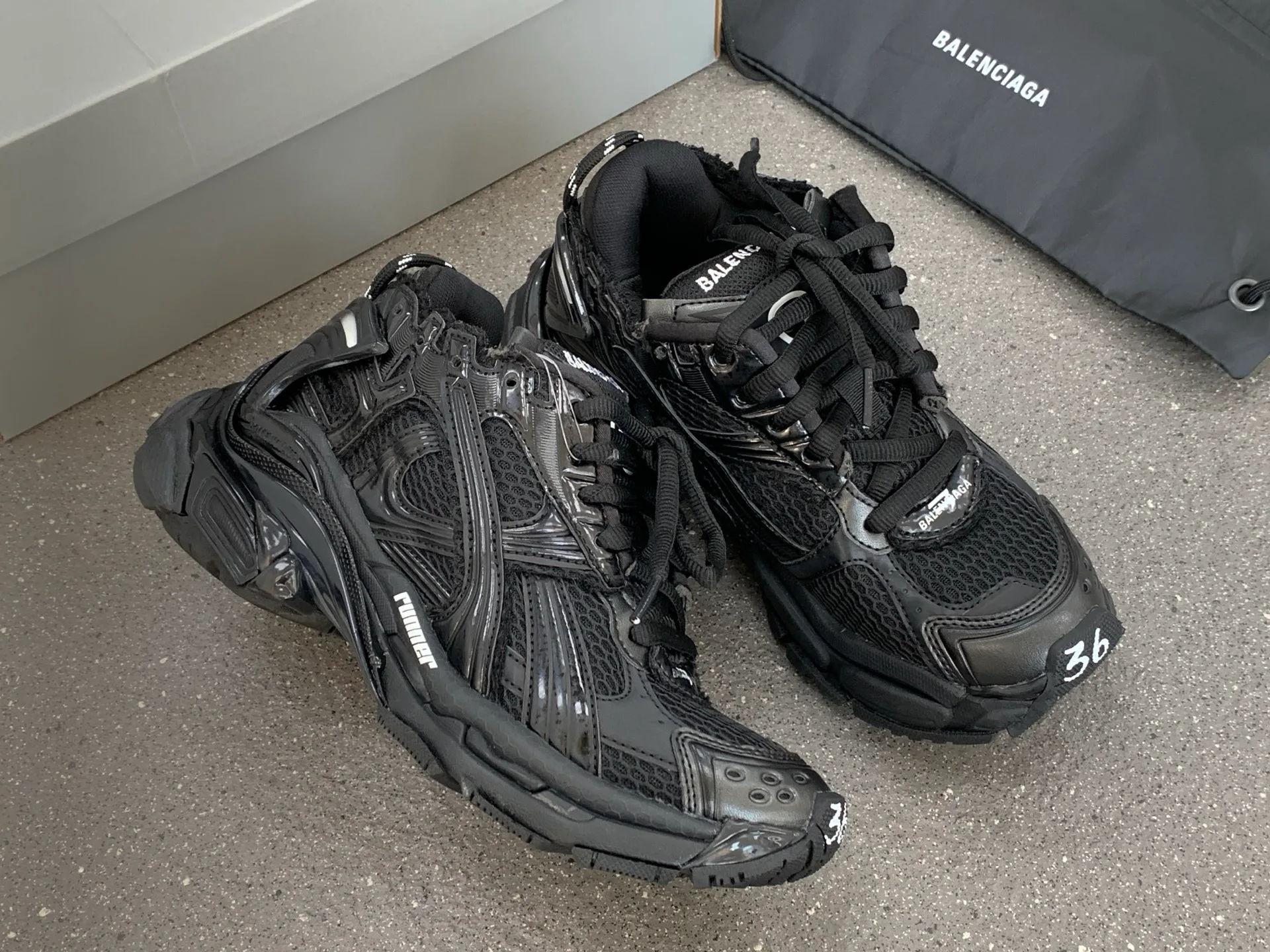 Кроссовки Женские Balenciaga 11568353