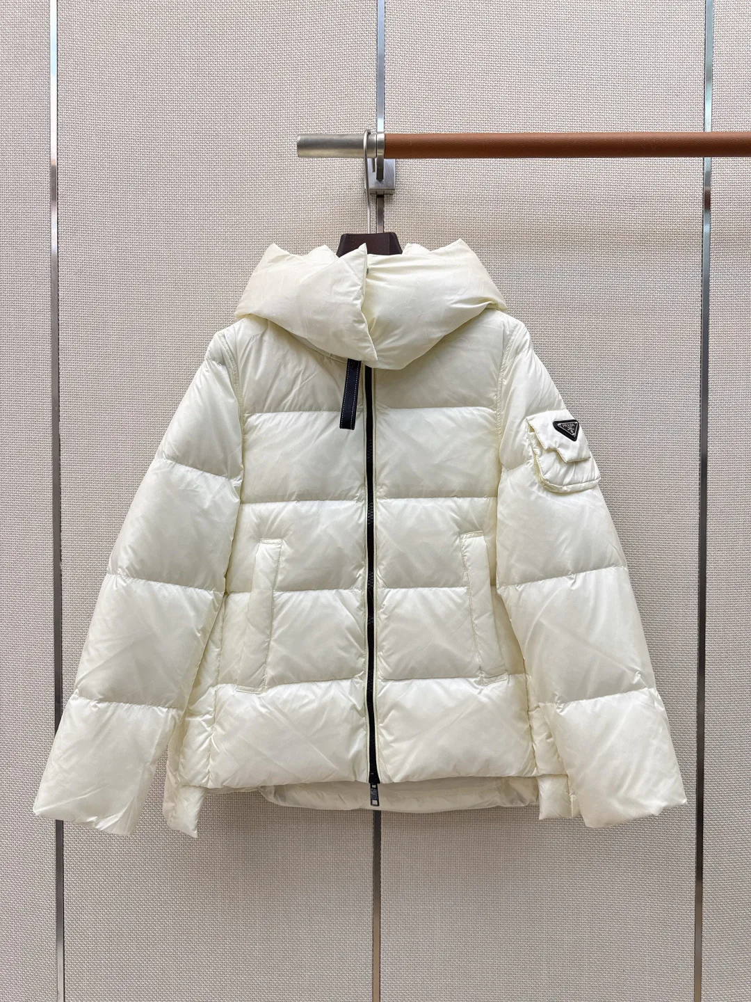 Куртки И Пуховики Женские Prada 18398231
