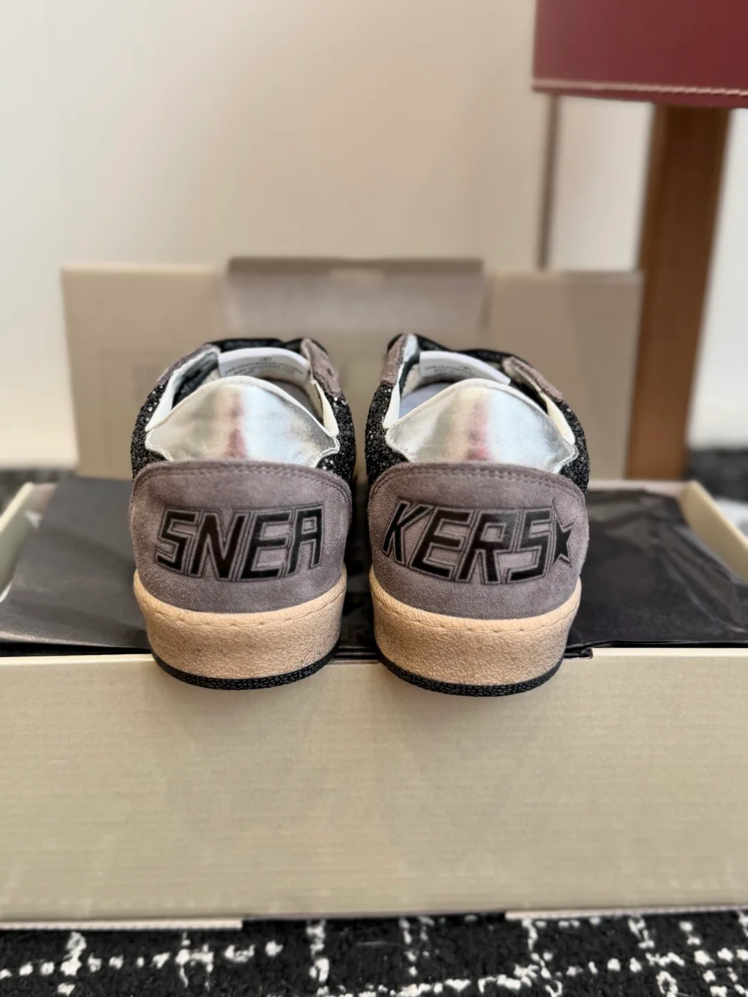 Кроссовки Женские Golden Goose 18305921