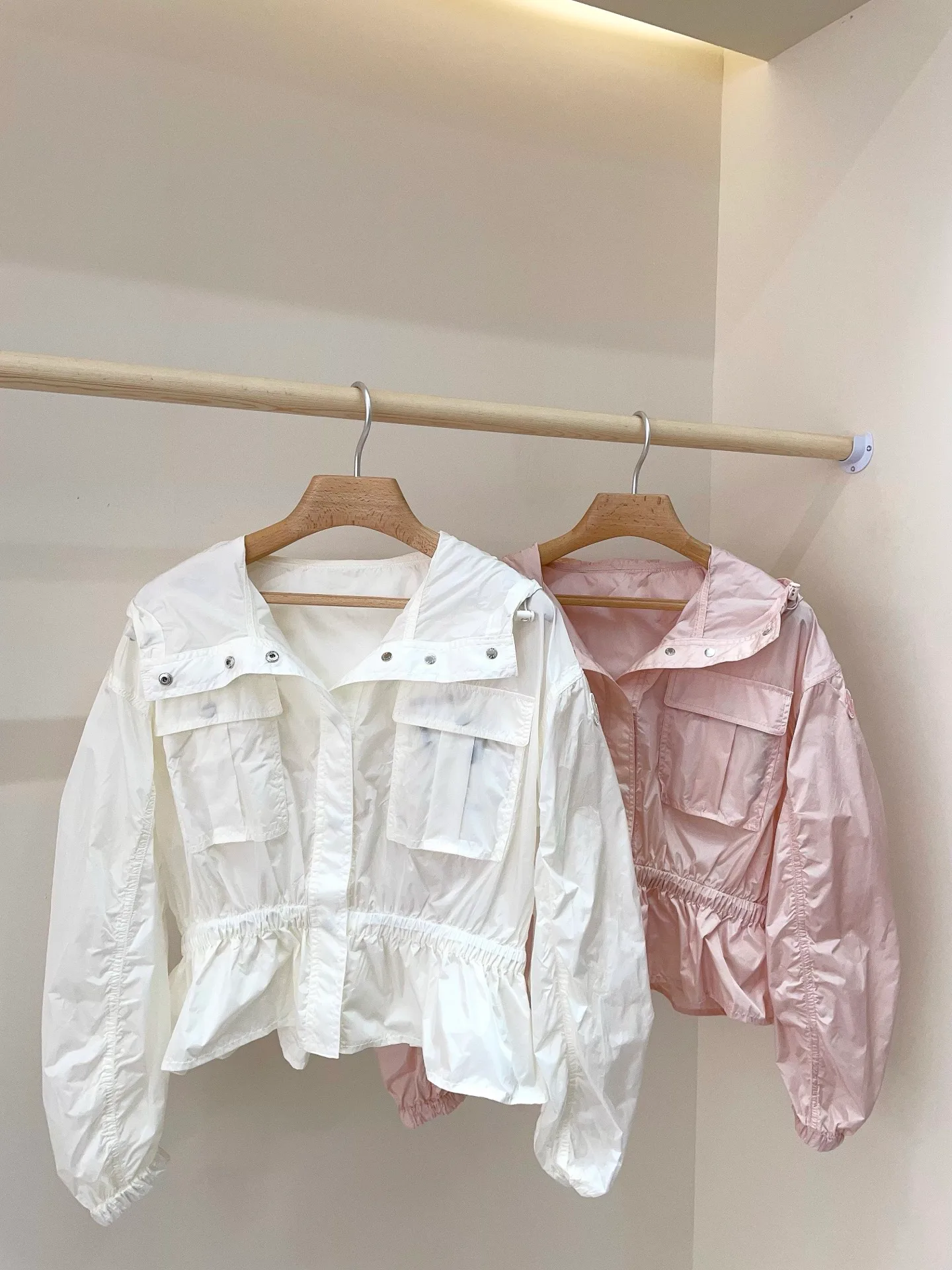 Куртки И Пуховики Женские Moncler 10248579