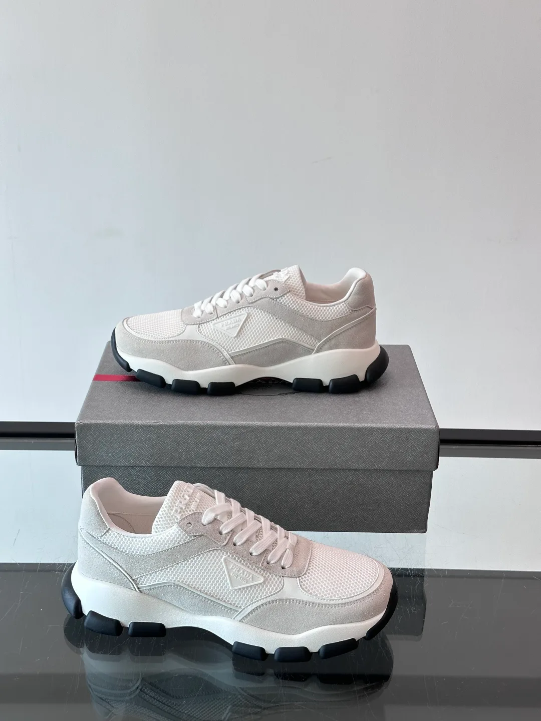 Кроссовки Женские Prada 18449472