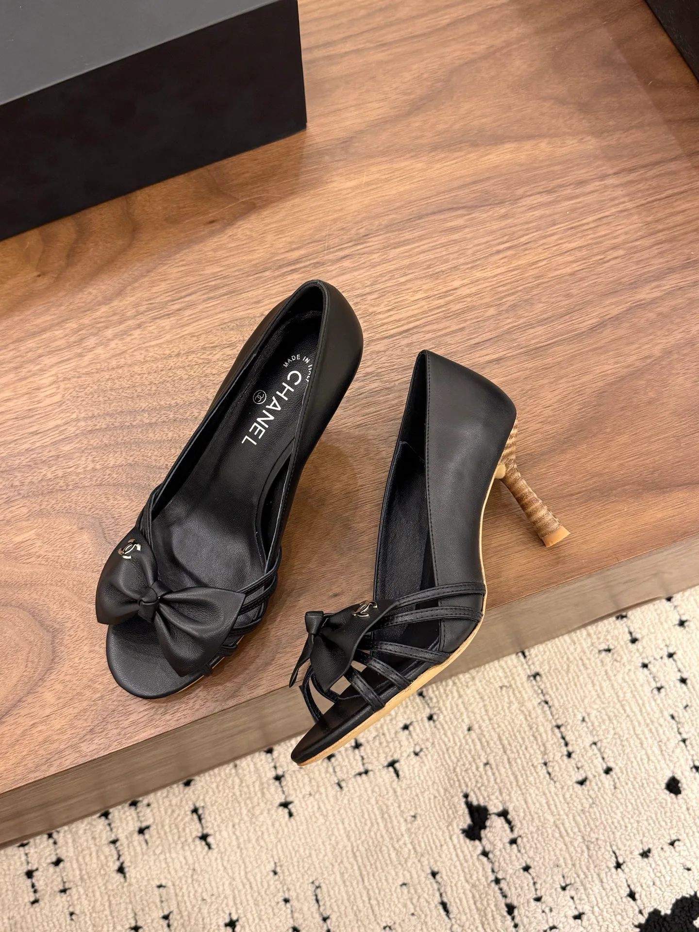 Босоножки Женские Chanel 12399443