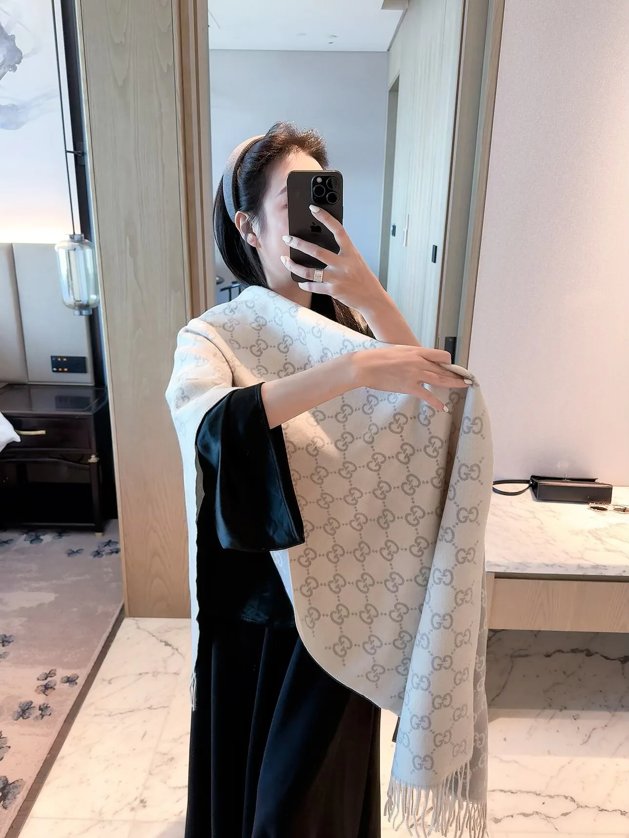 Шарфы Gucci 18322554