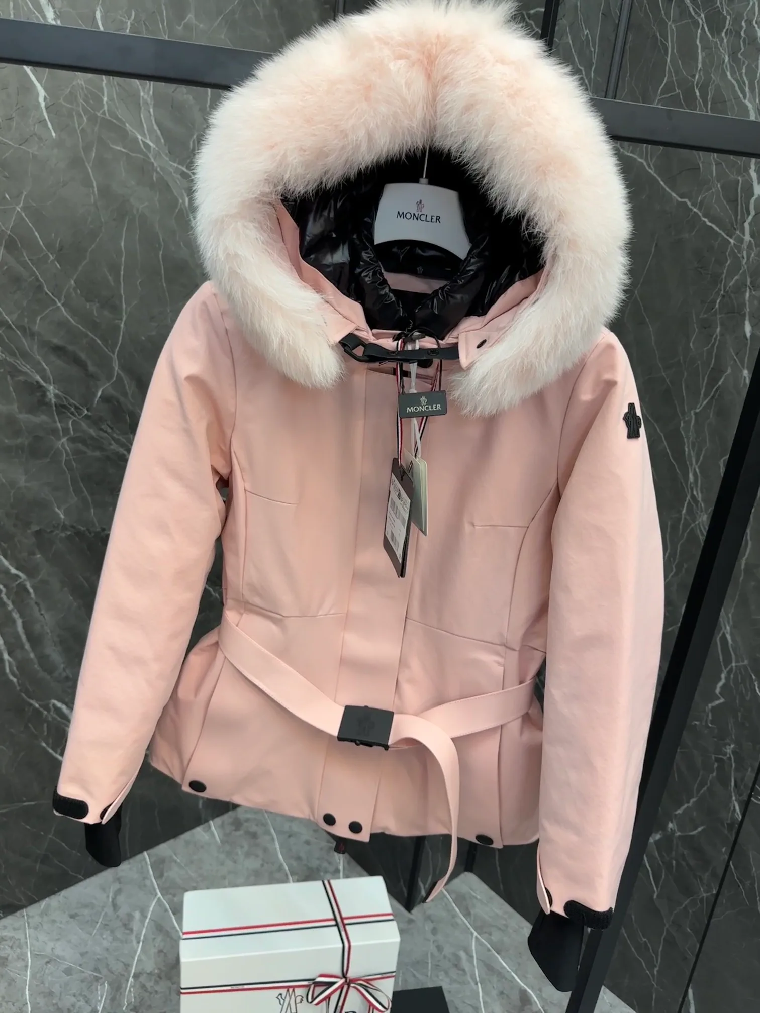 Куртки И Пуховики Женские Moncler 18133803