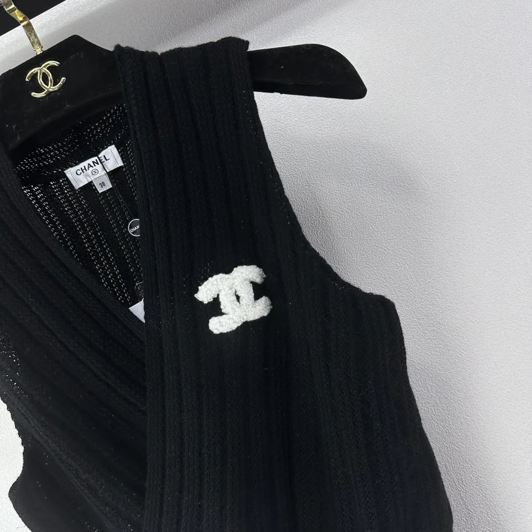 Жилеты Женские Chanel 11342786