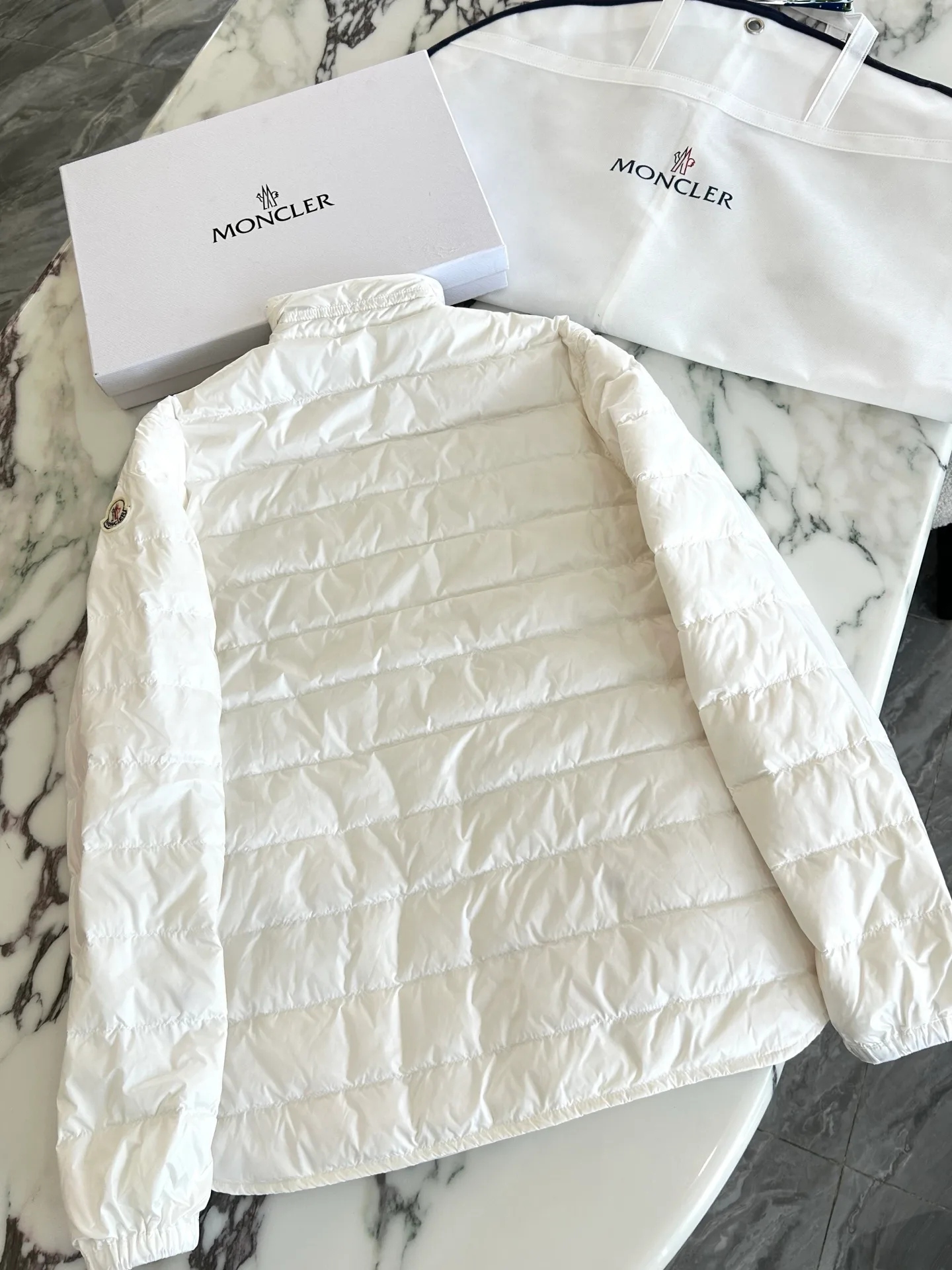 Куртки И Пуховики Мужские Moncler 18231324