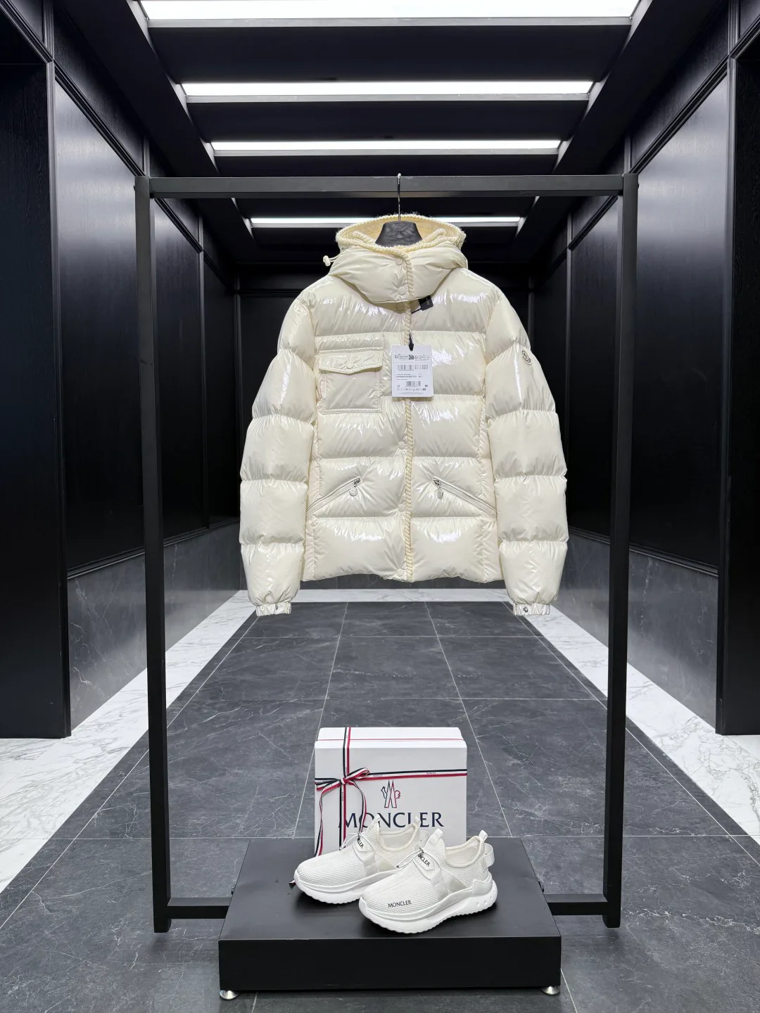 Куртки И Пуховики Женские Moncler 18741290