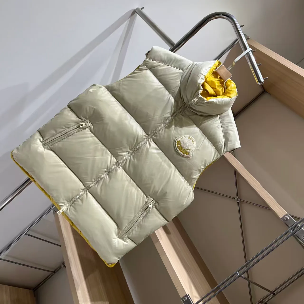 Жилеты Женские Moncler 18131395