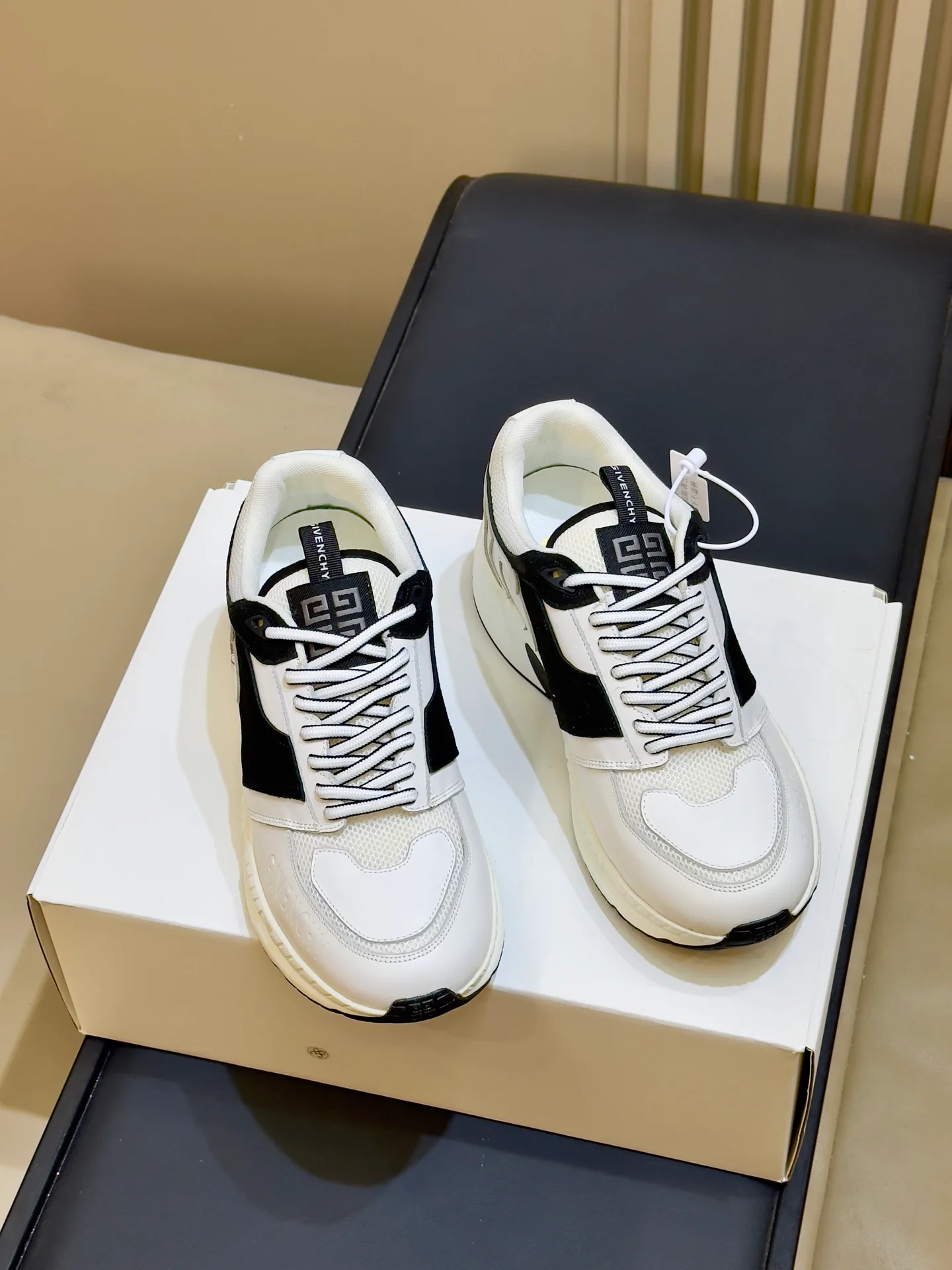 Кроссовки Женские Givenchy 18073544