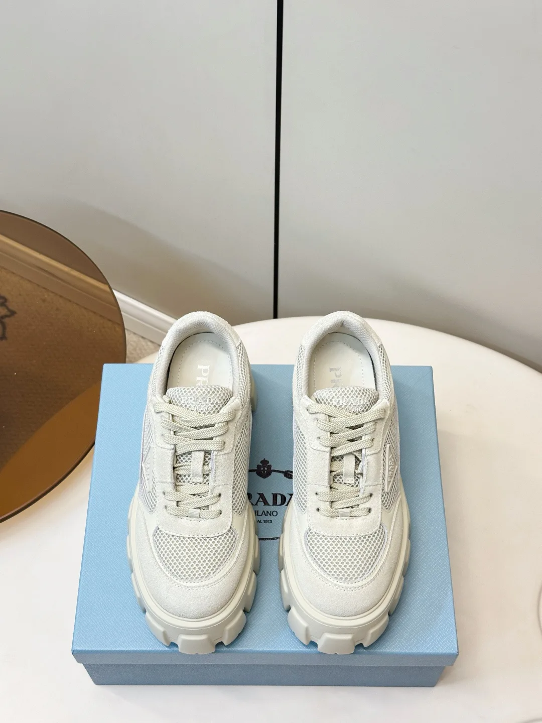 Кроссовки Женские Prada 18133087