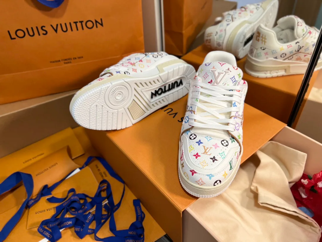 Кроссовки Женские Louis Vuitton 1880909