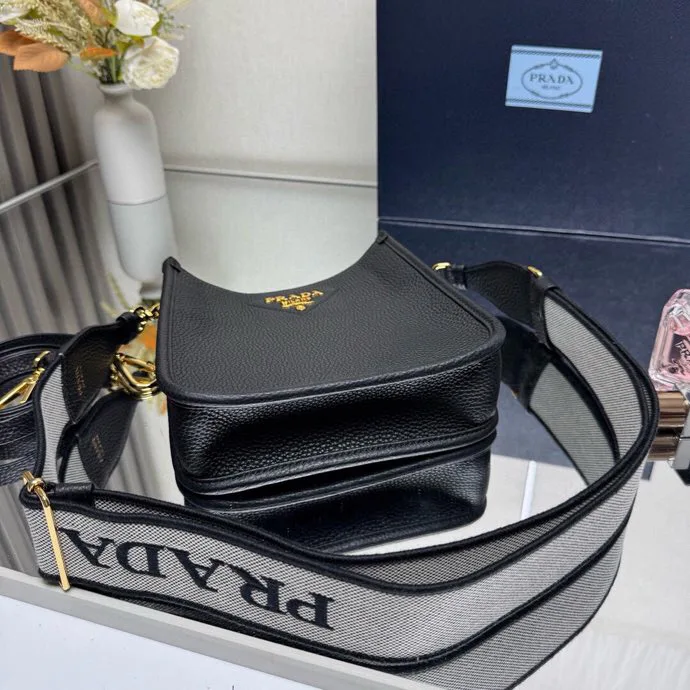 Сумки На Ремне Женские Prada 13332194