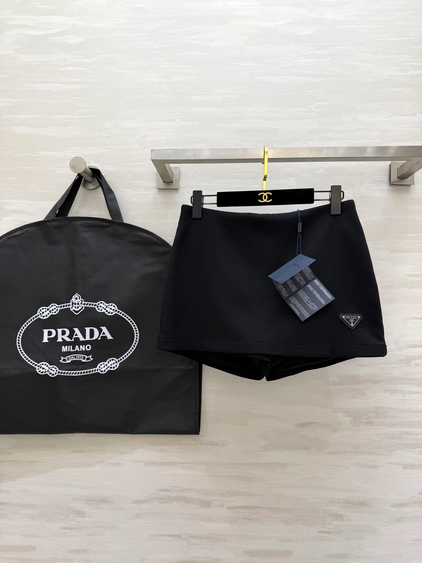Шорты Женские Prada 11568010