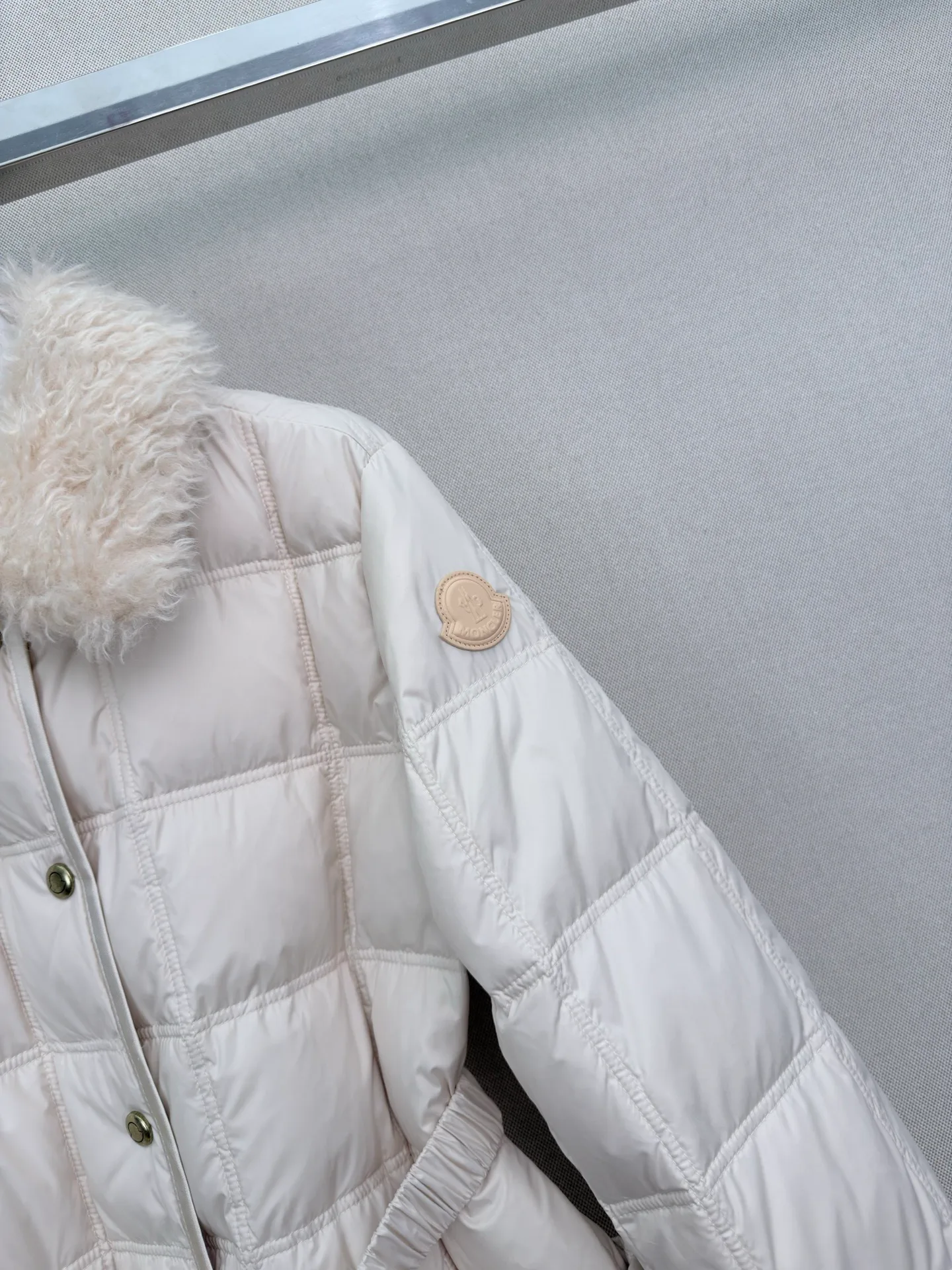 Куртки И Пуховики Женские Moncler 18407984